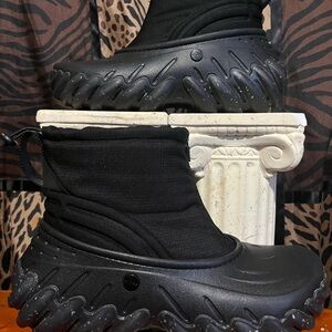 CROCS Echo Z Shield Zip Up Boots Size 11